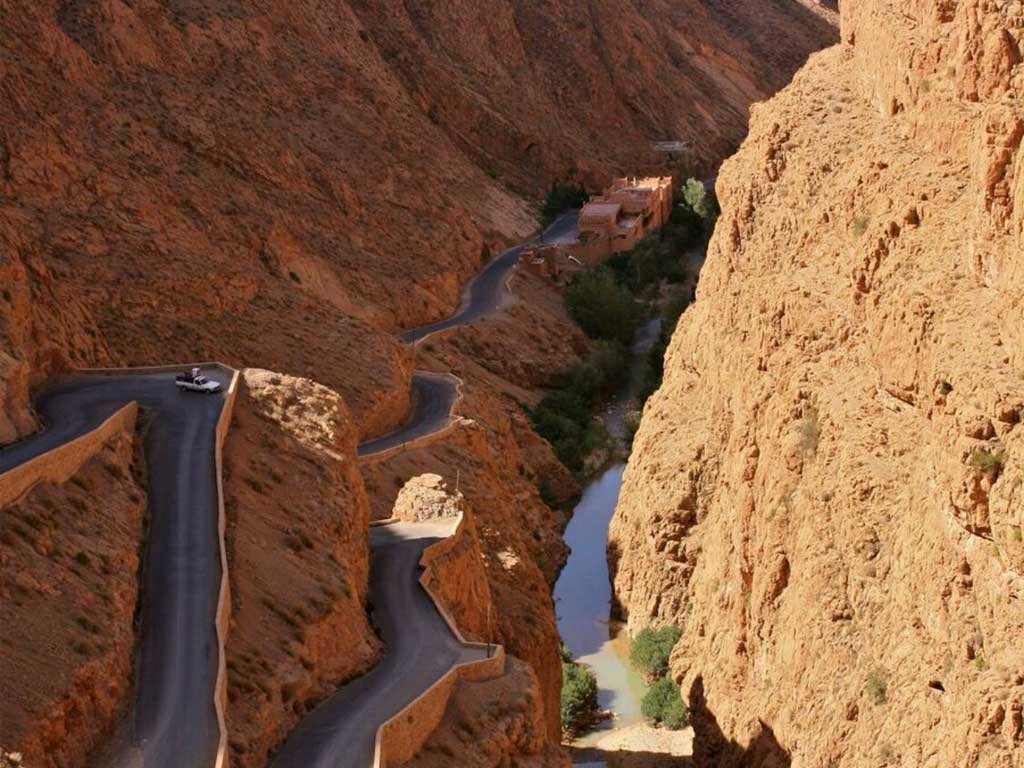 Ruta 12 días desde Tánger: Chefchaouen, Fez, desierto y Marrakech